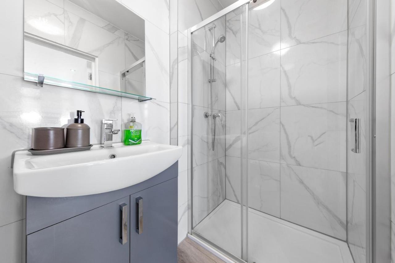 Comfy 1Bdr - 30Mins To Central Ldn - Parking The Hyde Exterior foto